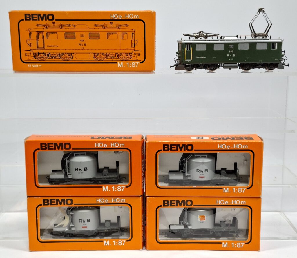 Bemo Spur H0m 12mm E-Lok Ge 4/4 I Calanda im OKT und Zementsilowagen Rhätische Bahn im OKT