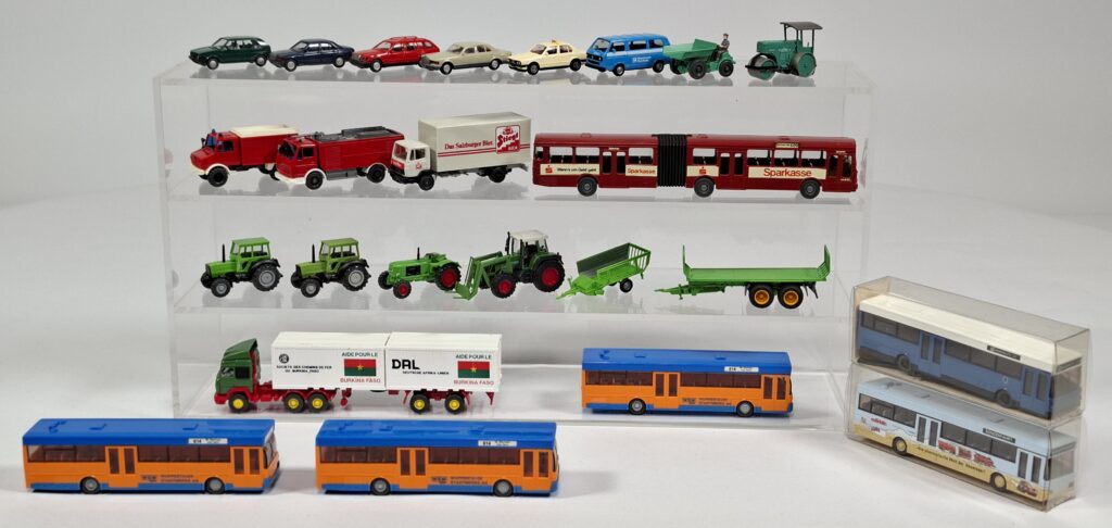 Wiking glazed large modern model lot incl. agricultural vehicles and buses