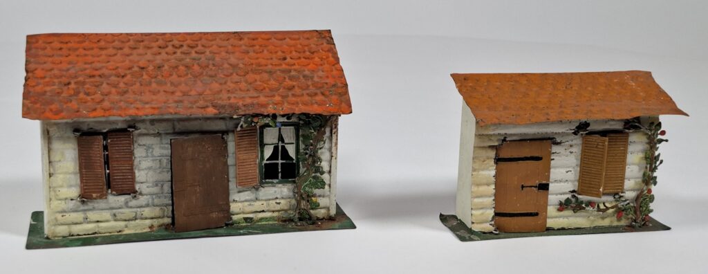 CBG Frankreich uralt Blechspielzeug zwei Bauernhäuser um 1900