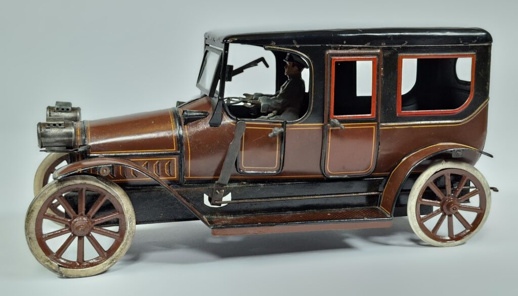Carette uralt Blechspielzeug Limousine handlackiert mit Uhrwerk gummibereift Länge ca. 35 cm um 1910