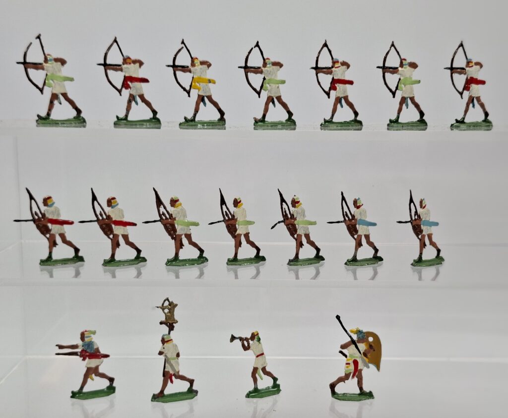 Heinrichsen u.a. uralt Konvolut handbemalte Zinnfiguren 35 mm feine Qualität "Ägypter" um 1900