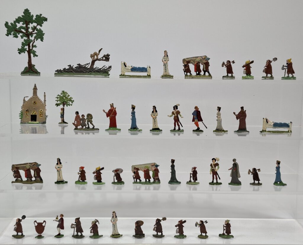 Heinrichsen u.a. handbemalte Zinnfiguren 35 mm feine Qualität "Schneewittchen" um 1900