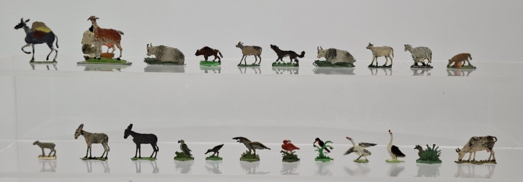 Heinrichsen u.a. uralt Konvolut handbemalte Zinnfiguren 35 mm feine Qualität "Tiere & Vögel" um 1900