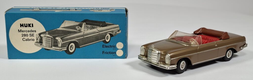 Huki Blechspielzeug Mercedes 280 SE Cabrio mit Reibungsantrieb im OKT '60er Jahre