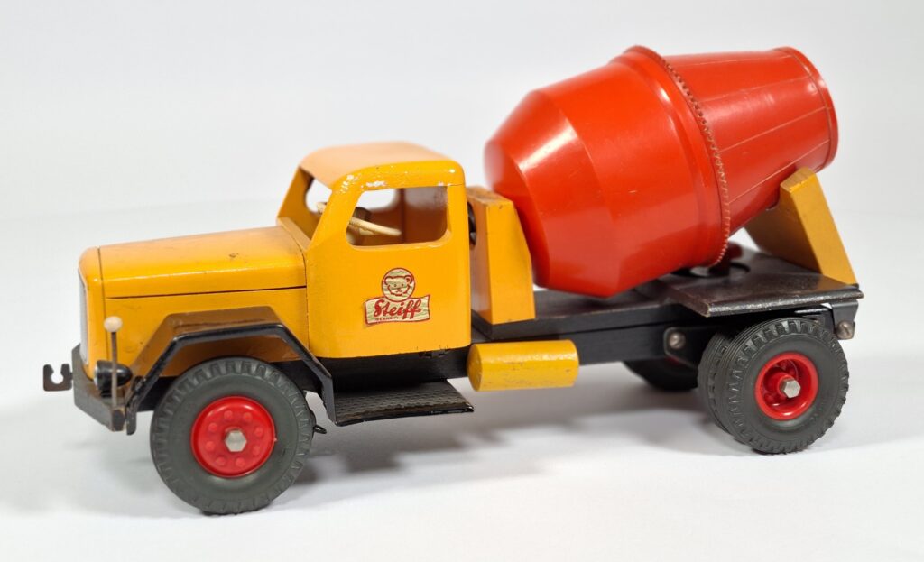 Steiff 1:20 Holzfahrzeug Magirus Zementmischer Länge ca. 35 cm '60er Jahre
